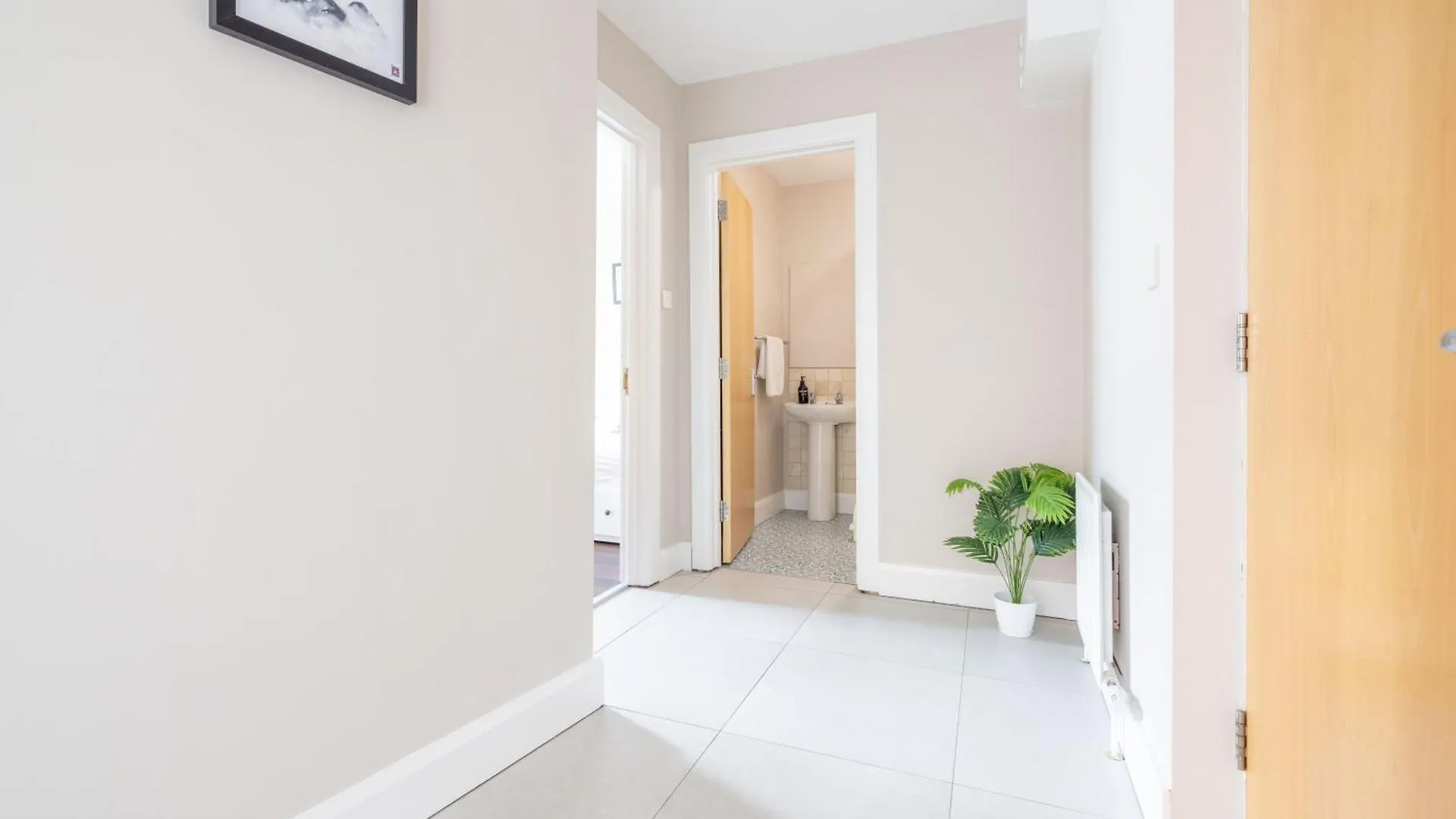 Belfast Quarters- Whitehall Sq 0*,  United Kingdom