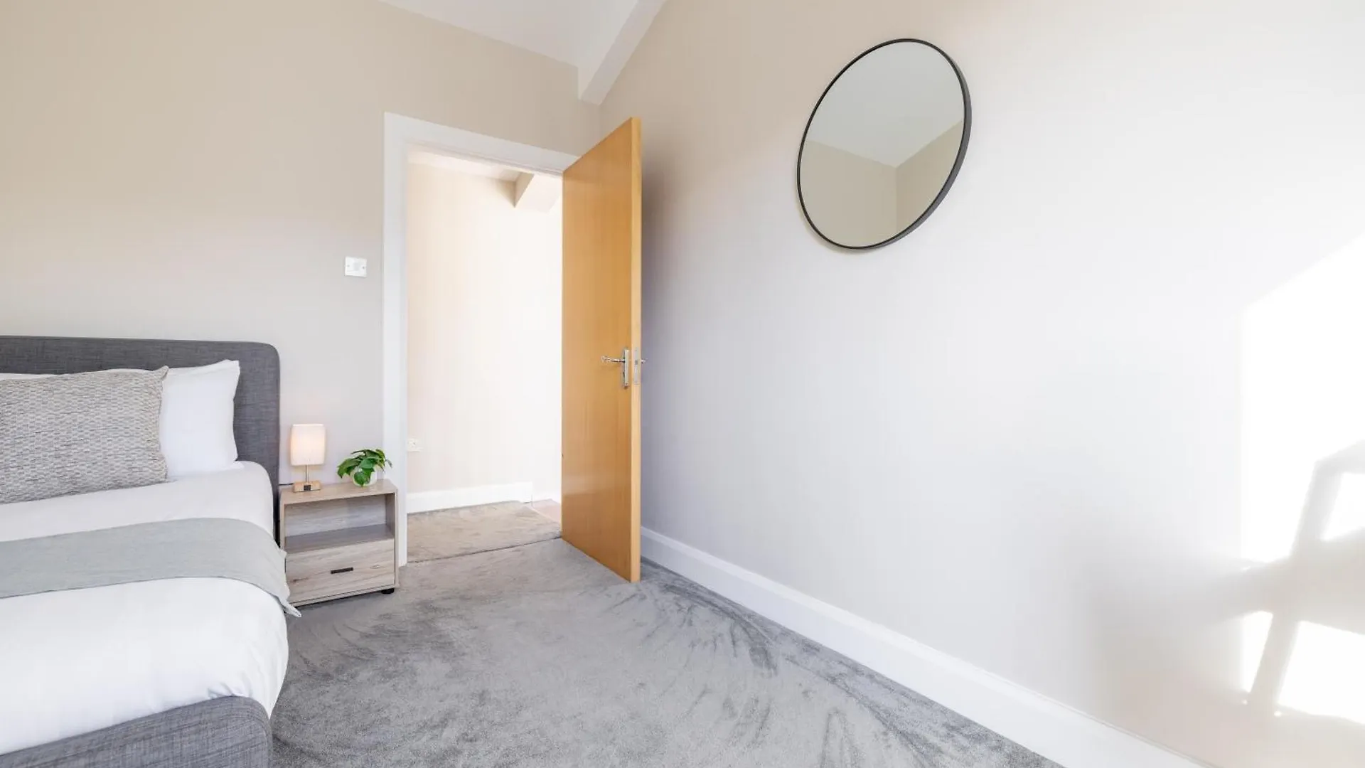 Apartment Belfast Quarters- Whitehall Sq